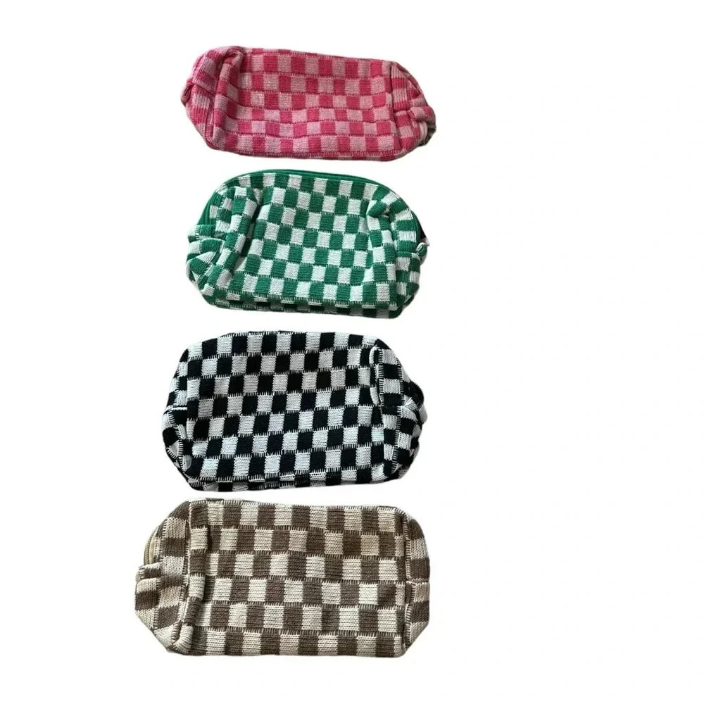 Set of 4 knit checkered makeup bags